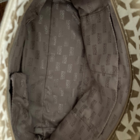 MICHAEL KORS CANVAS GOLD CHAIN LINK & LEATHER SIGNATURE JACQUARD BAG - Picture 3 of 6